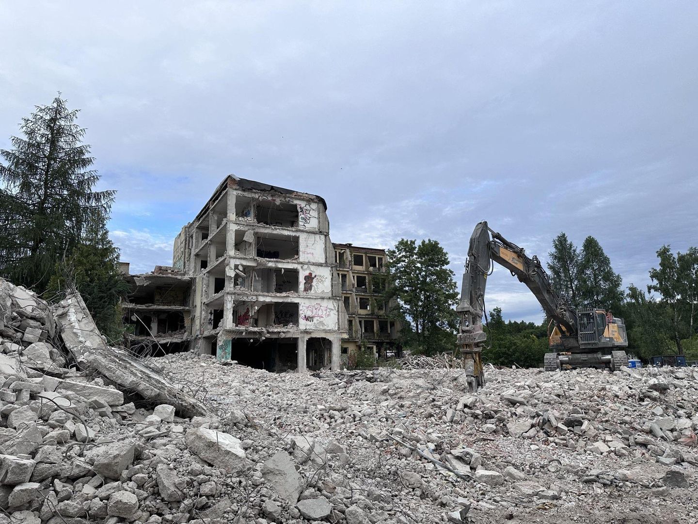 24.06.2025 Rozbiórka Hotelu Sudety w Jeleniej Górze