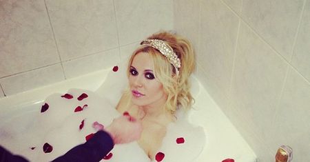 Doda znowu w wannie... (FOTO)