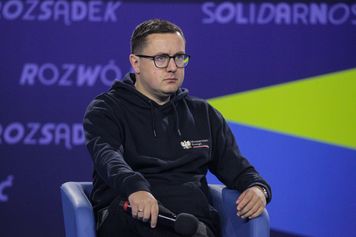 "Zarabiamy bardzo dobrze". Pensja ministrów do waloryzacji?