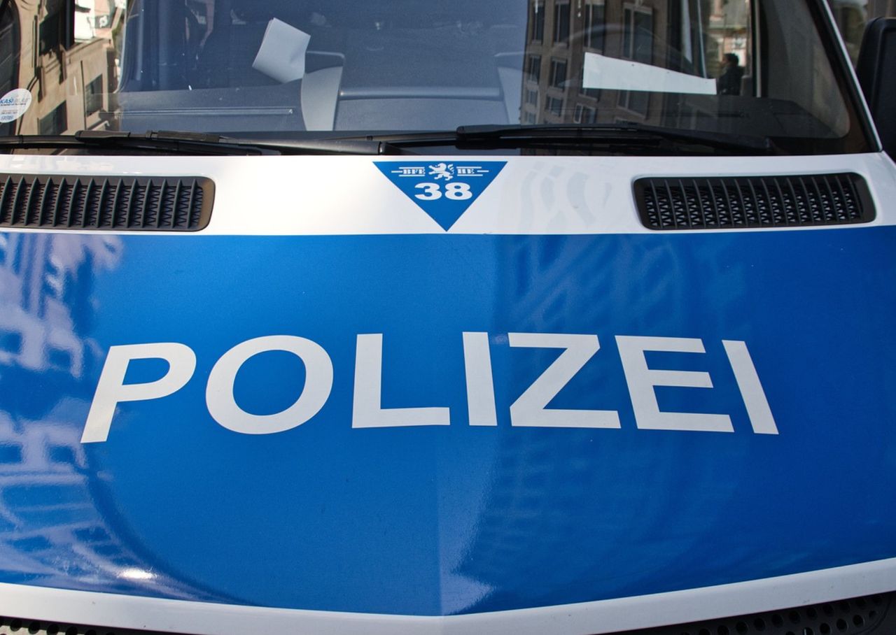 Police patrol German pools as violence escalates