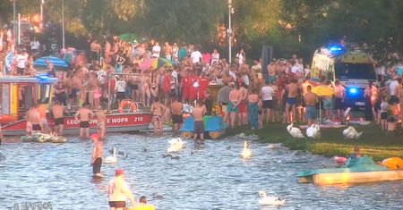 Blisko dramatu nad Jeziorem Zegrzyńskim. 18-latek uratowany z wody