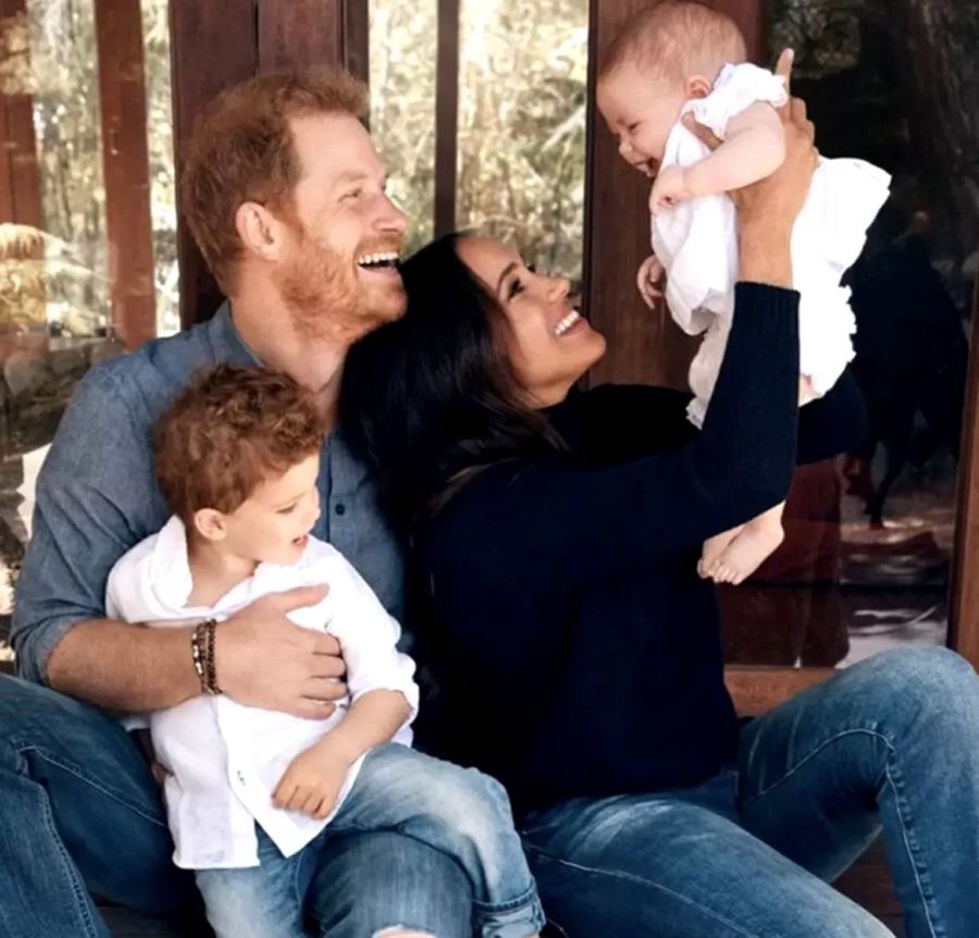 Meghan Markle i książę Harry z dziećmi