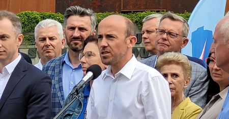 Borys Budka o Elżbiecie Witek: Jeżeli tego nie widzi, to chyba trzeba zrezygnować