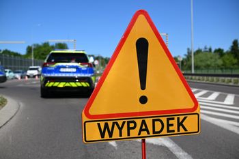 Poważny wypadek na S10. BMW miało jechać 270 km/h