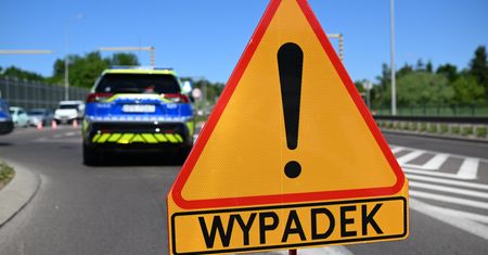 Poważny wypadek na S10. BMW miało jechać 270 km/h