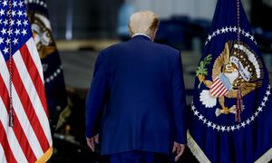 Po decyzji sądu ws. ceł Trumpa. Implikacje dla Wall Street, dolara i Fed