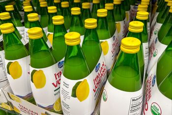 Tych butelek może zabraknąć od 2026 r. Producenci alarmują