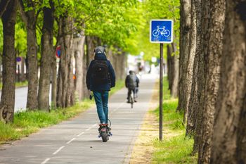 Koszalin: Groźne zdarzenie na ul. Mazowieckiego z udziałem hulajnogi