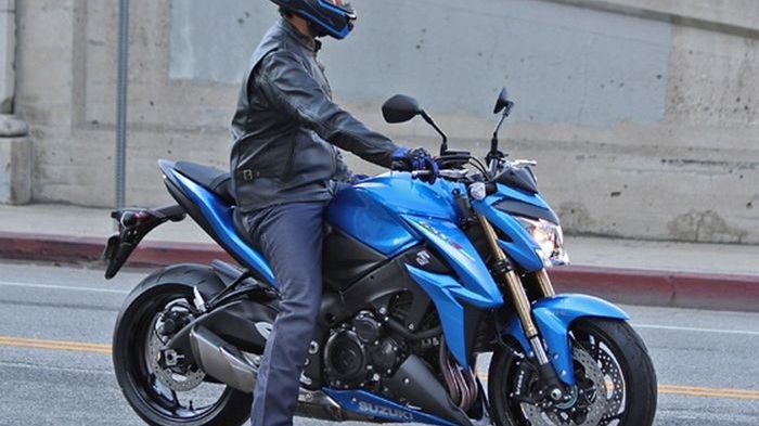 Suzuki GSX-S 1000 uchwycony przedpremierowo 1