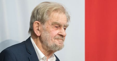 Ogromne odszkodowanie dla Andrzeja Gwiazdy za aresztowanie w latach 80.