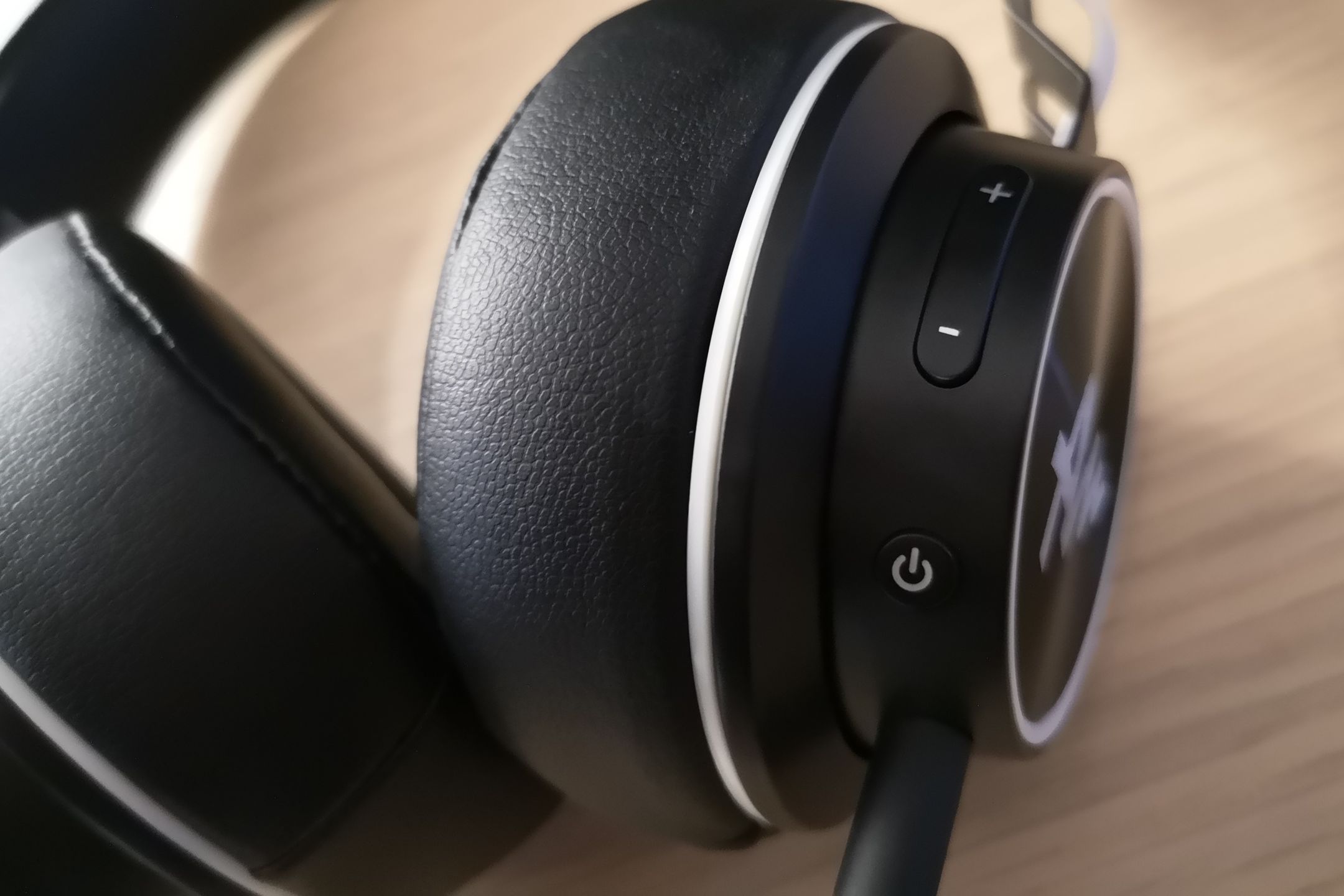 Audictus Winner – szybki test tanich słuchawek Bluetooth z niezłym akumulatorem 5