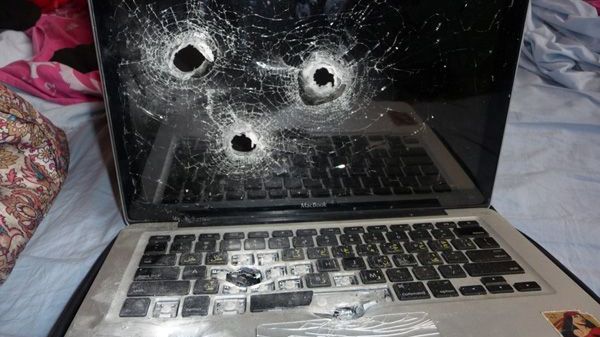 Izraelska straż graniczna ostrzelała jej laptopa 1