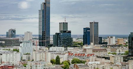 Ile mieszkańców liczą polskie miasta? Wybierz jedną z trzech odpowiedzi