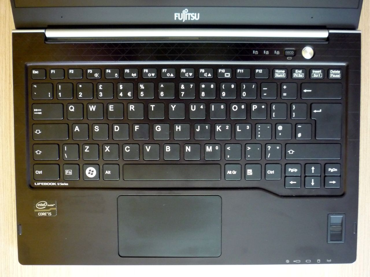 Fujitsu LifeBook U772 - klawiatura i touchpad