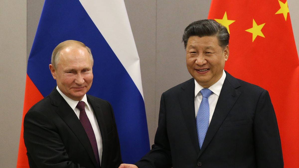 Russian President Vladimir Putin meets Chinese President Xi Jinping at BRICS Summit in BrasiliaBRASILIA, BRAZIL - NOVEMBER 13: (RUSSIA OUT) Russian President Vladimir Putin (L) greets Chinese President Xi Jinping (R) during their bilateral meeting on November 13, 2019 in Brasilia, Brazil. The leaders of Russia, China, Brazil, India and South Africa have gathered in Brasilia for the BRICS leaders summit. (Photo by Mikhail Svetlov/Getty Images)Mikhail Svetlovbestof, topix