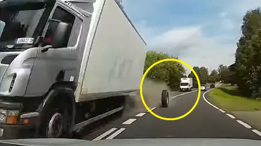 Z ciężarówki oderwały się koła