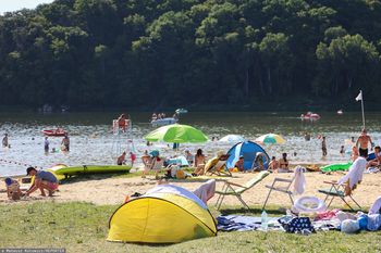 Fale upałów postarzają ludzi niczym alkohol i papierosy. I szkodzą przez całe życie