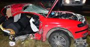 Tragiczny wypadek. Auto rozpadło się na pół
