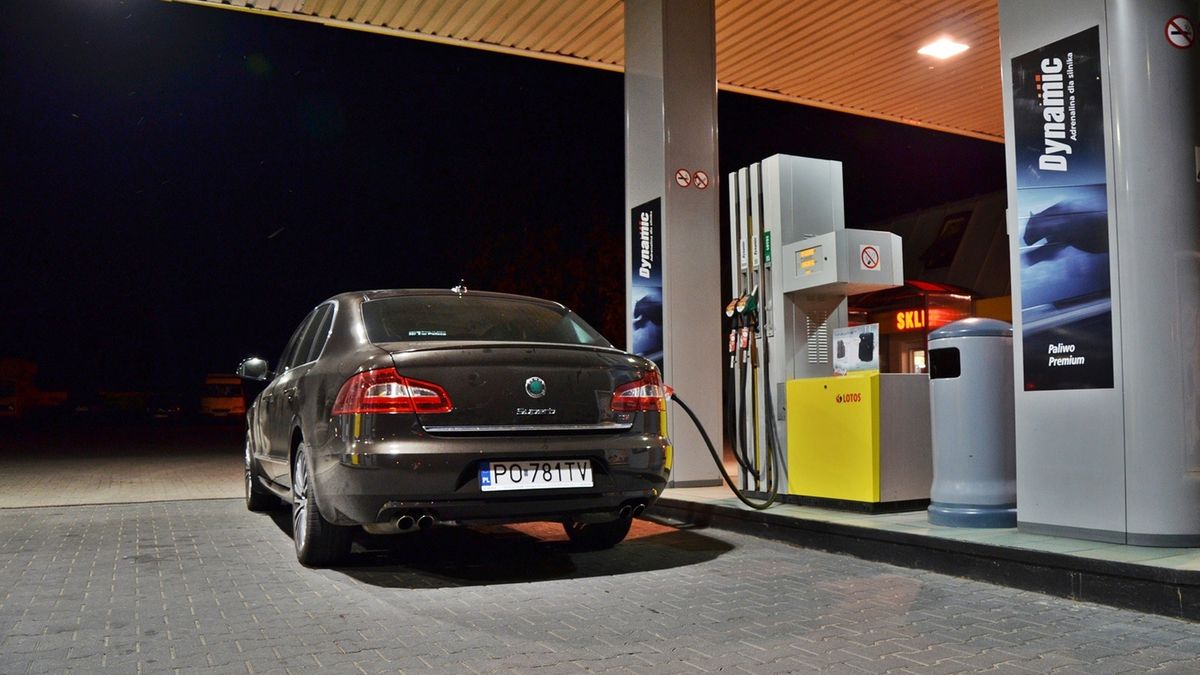 Im więcej paliwa kupujesz jako przedsiębiorca, tym wyższa jest opłata roczna za emisję gazów.