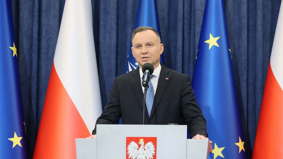 O?wiadczenie prezydenta Andrzeja Dudy
Fot. Wojciech Olkusnik/East News, Warszawa, 15.12.2022. Oswiadczenie prezydenta Andrzeja Dudy (n/z) w Palacu Prezydenckim. Prezydent odmowil podpisania nowelizacji prawa oswiatowego.
Wojciech Olkusnik