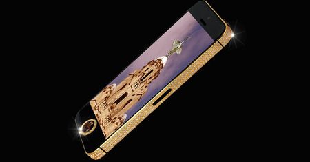 W skrócie: Najdroższy iPhone świata, kreatywna kradzież telefonu, HTC One na randce