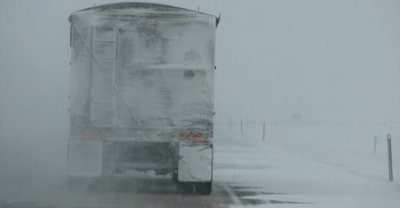 Uwaga, w nocy zawieje i zamiecie śnieżne. Spadnie nawet 15 cm śniegu