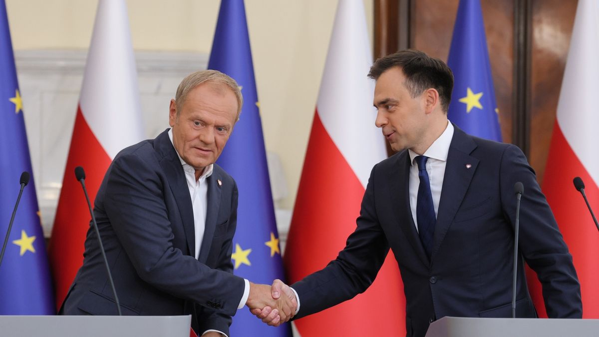 Premier Donald Tusk i minister finansów Andrzej Domański