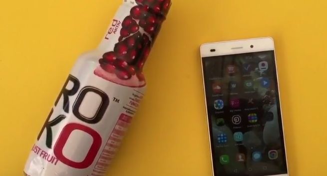 Klawiatura ROKOmoji z emotikonami w kampanii Roko Just Fruit (wideo)