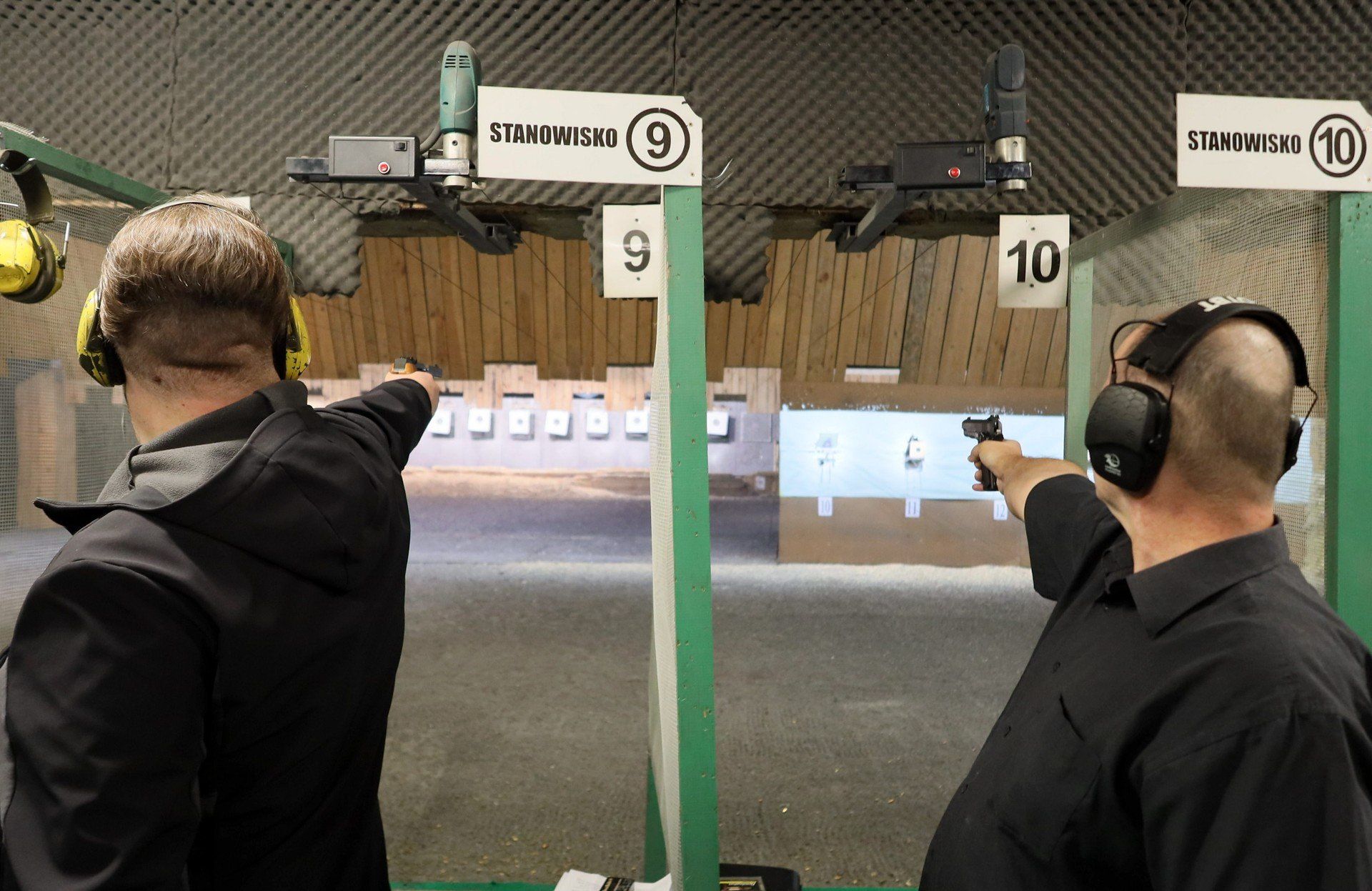 Strzelcy na medal i w sercu historii. Zawody strzeleckie o Puchar Niepodległości w lubelskim klubie &#34;Snajper&#34;.
