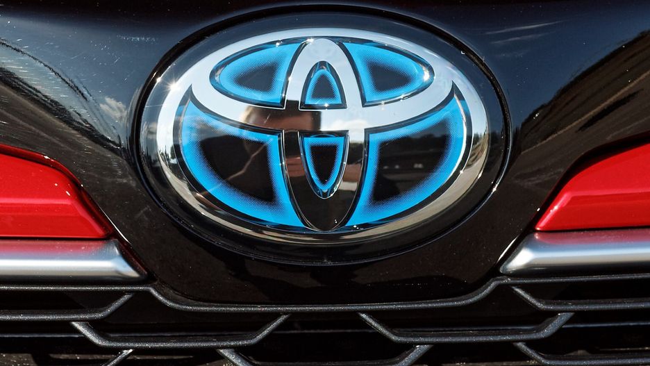 Toyota logo hybryda