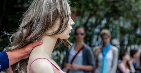 Catcalling w Polsce. "Czuję tylko obrzydzenie i wstręt do tego, że nikt nie reaguje na takie sytuacje"