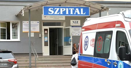 Cztery pielęgniarki i dwie pacjentki zakażone koronawirusem. Szpital wstrzymuje przyjęcia