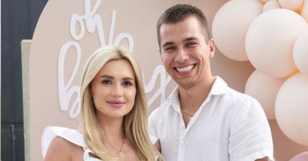 Wersow i Friz chwalą się nowym zdjęciem córki równy miesiąc po porodzie. Fani dopytują: "Kiedy zakładacie Instagram Mai?" (FOTO)