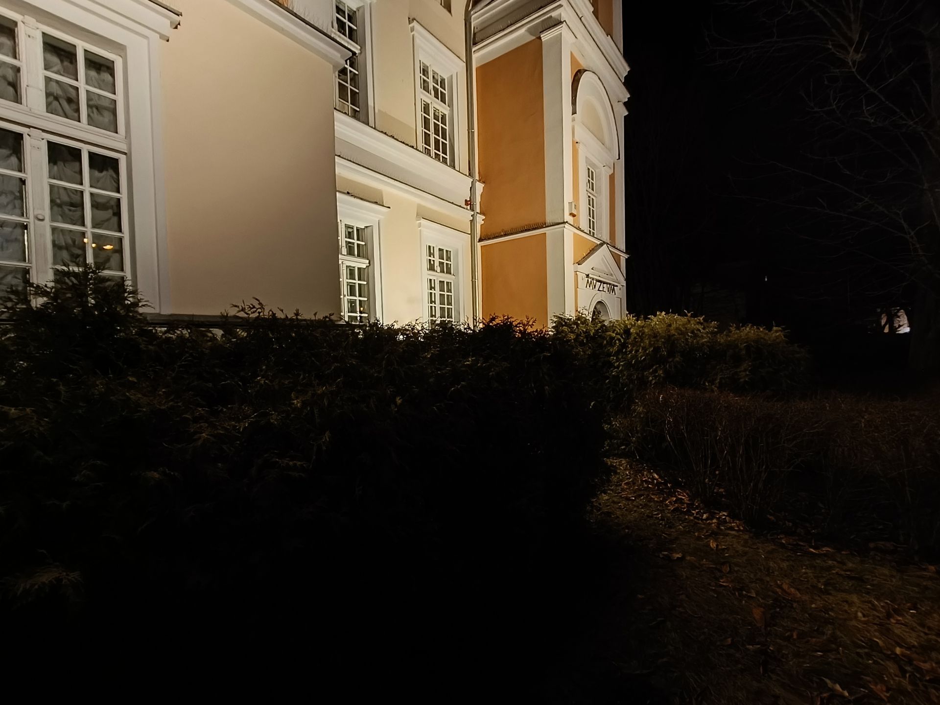 Aparat realme 9 Pro+ wymiata w nocy. Tak, może się równać z flagowcami 42