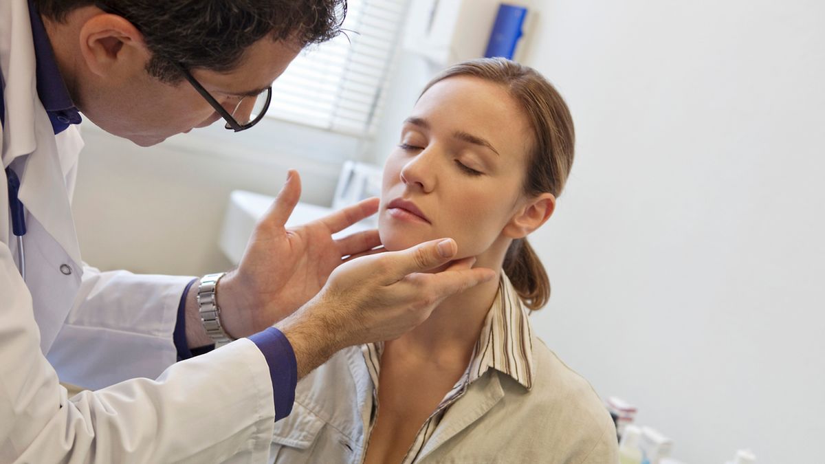 Skutkiem usunięcia migdałków  jest pozbycie się nawracających infekcji bakteryjnych