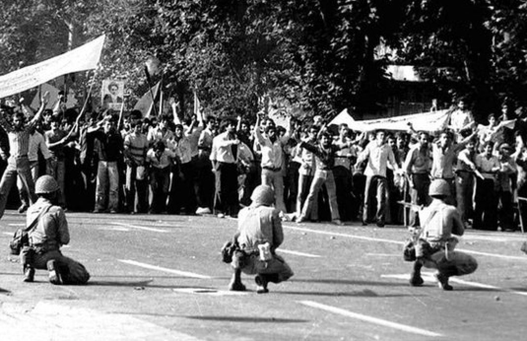 Czarny Piątek w Iranie 1978: Jak masakra na Placu Zhaleh zapoczątkowała rewolucję islamską