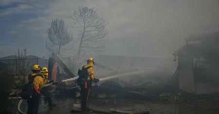 Stan USA w ogniu. Płoną domy, zarządzono masową ewakuację