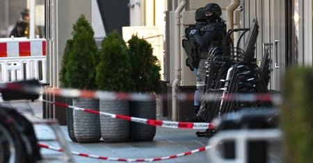 Antyterroryści wkroczyli do apteki w Karlsruhe. Porywacz zatrzymany