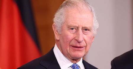 Najtrudniejszy okres w życiu króla Karola. Twórcy "The Crown" musieli zmienić scenę