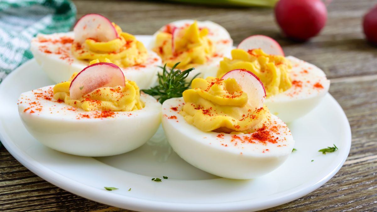 Jajka faszerowane suszonymi pomidorami