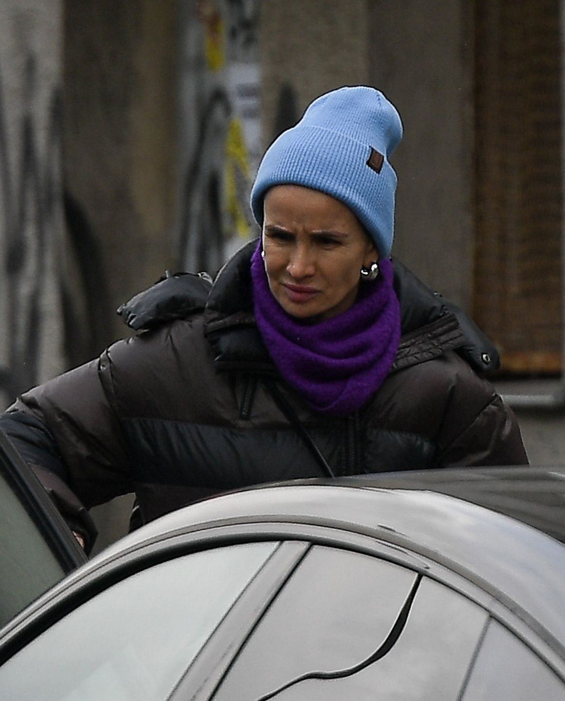 Viola Kołakowska znów zaparkowała furę na zakazie