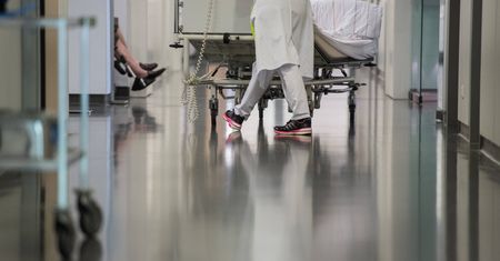 Masowe zatrucie zapiekanką w Szczecinie. Poszkodowanych prawie 50 osób