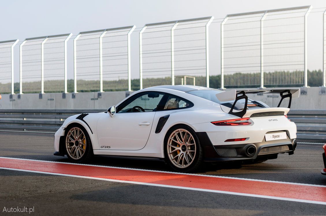 Porsche 911 GT2 RS wróci do produkcji, bo 4 sztuki zatonęły płynąc do klientów