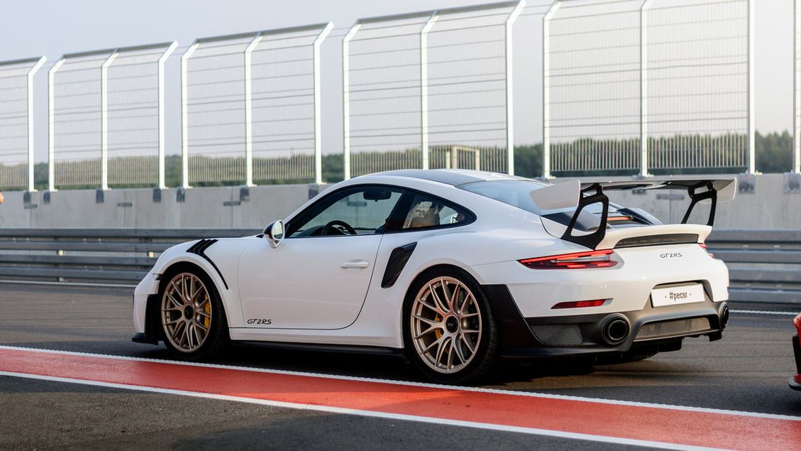 Porsche 911 GT2 RS