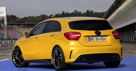 Mercedes-Benz A45 AMG na zdjęciach ze szczątkowym kamuflażem