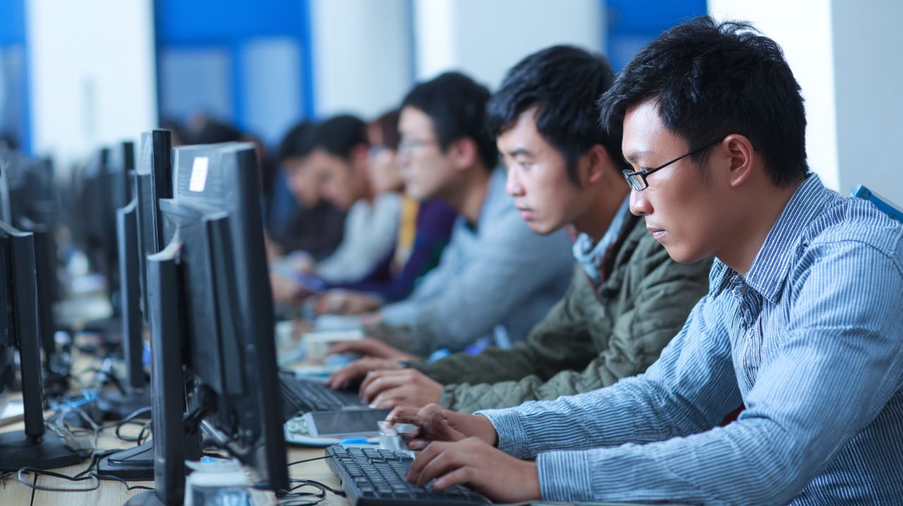 Płacą, żeby "pracować" – niezwykły trend w Chinach zyskuje na popularności