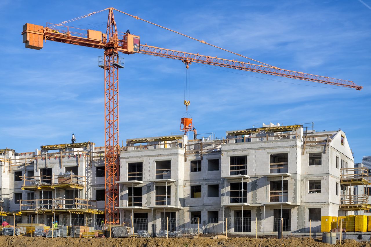 Strach przed usterkami w nowym mieszkaniu. Kupujący boją się rozmów z deweloperami