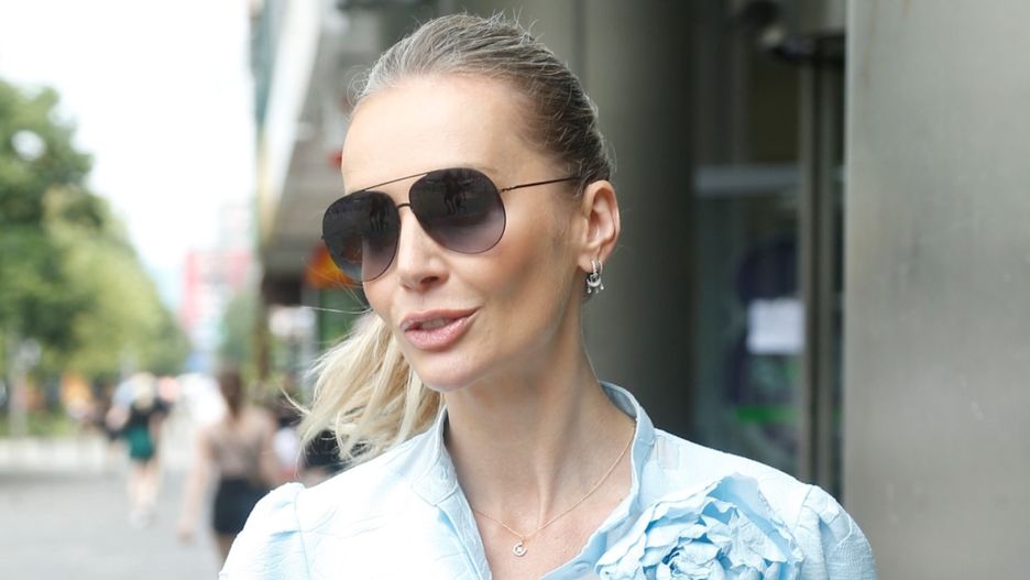 Jak Agnieszka Woźniak-Starak ubrała się do pracy? 
