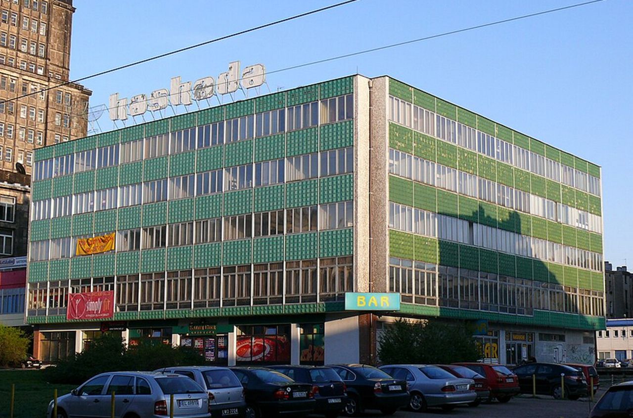 Był perełką Łodzi w czasach PRL. Budowano go aż sześć lat