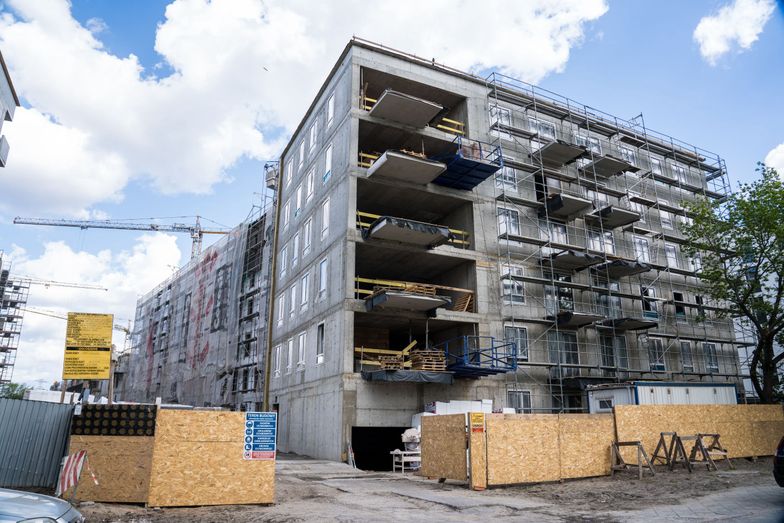 GUS: Liczba mieszkań, których budowę rozpoczęto spadła o 1,2% r/r w lipcu 